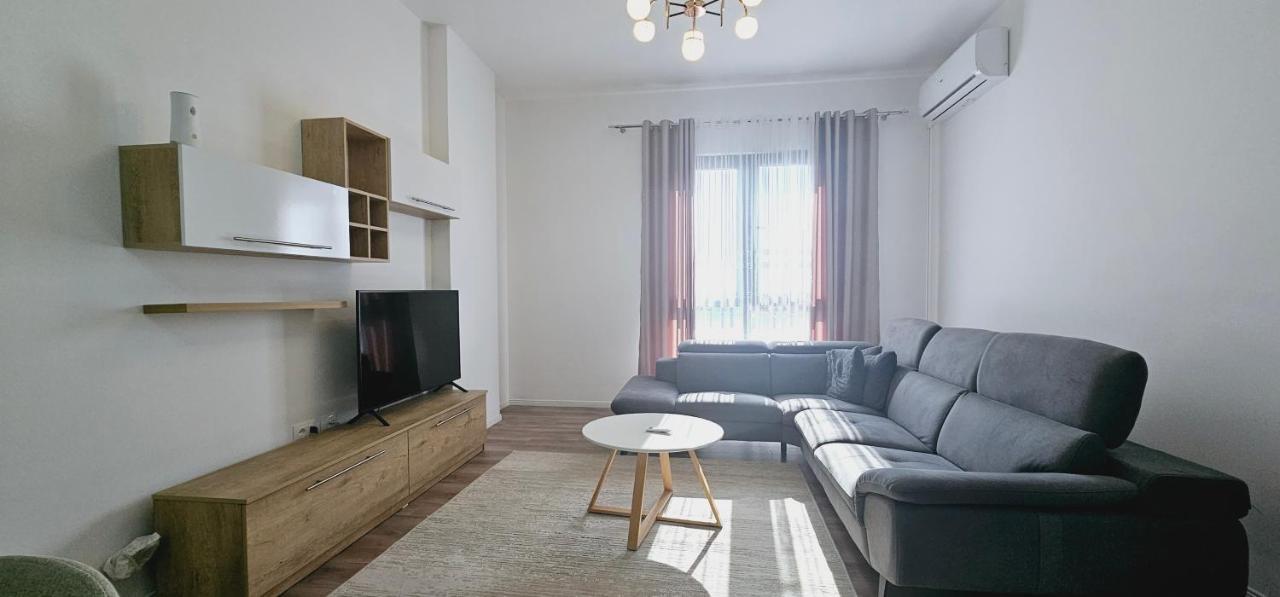 Apartment Myhouse At 21 Dhjetori