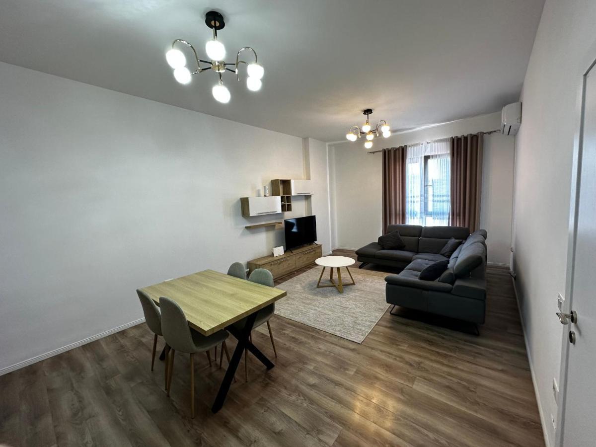 Apartment Myhouse At 21 Dhjetori *